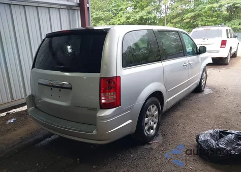 2009 Chrysler Town & Country Lx from USA, damaged, VIN 2A8HR44E59R570092